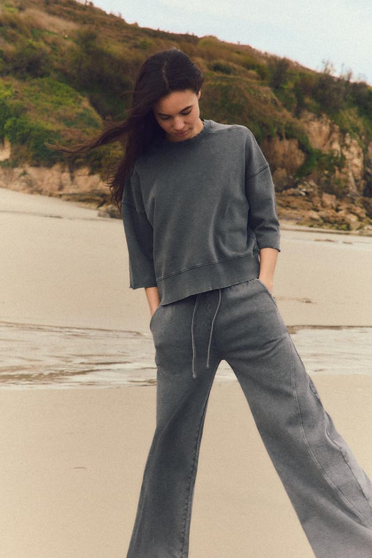 WASHED SWEATSHIRT