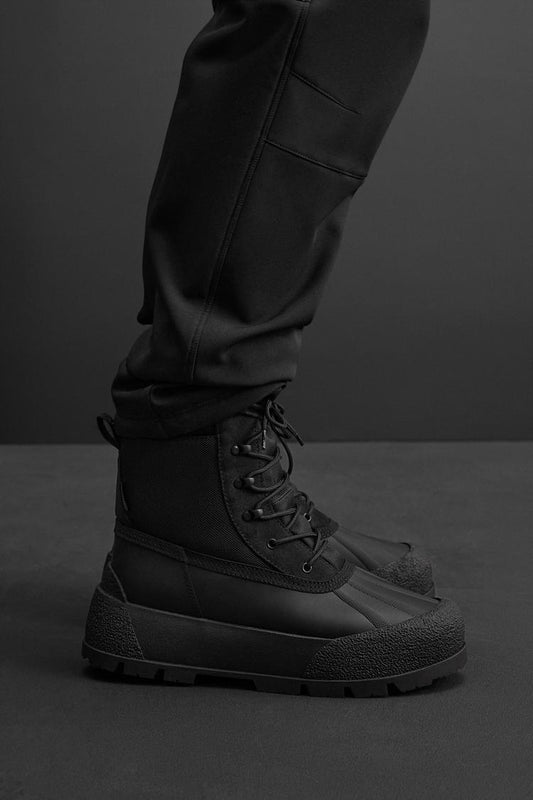 WATERPROOF HIKING BOOTS